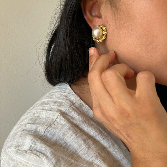 vtg 80s ornate large embedded pearl statement earring floral rhinestone clip ons - Picture 4 of 6